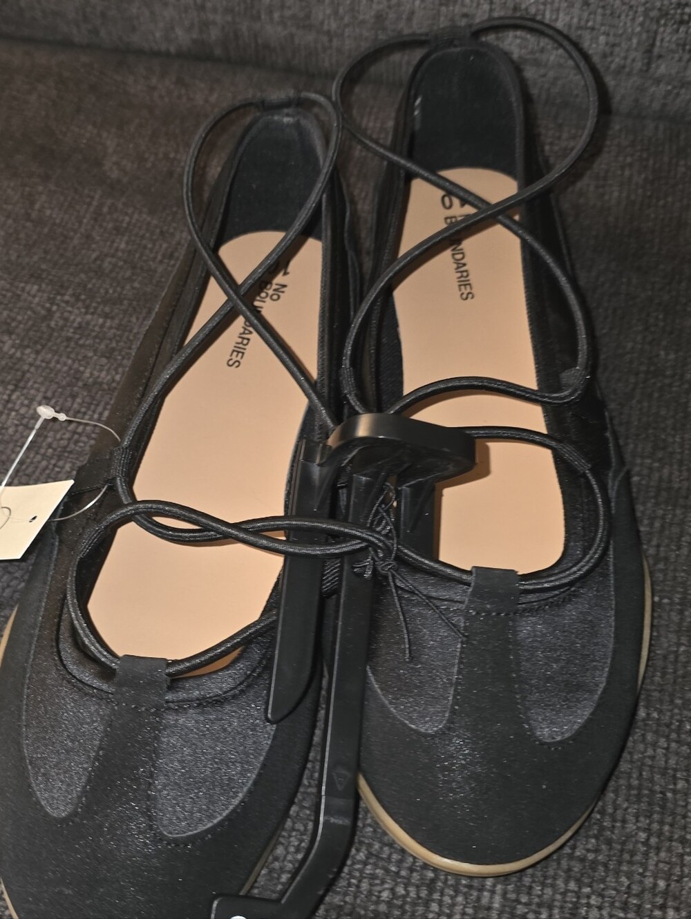 No Boundaries Black Crisscross Lace Ballet Flat - Picture 7 of 7